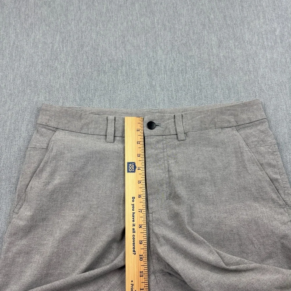 Lululemon Shorts‎ Mens 34 Light Gray Commission Classic Ventlight Golf Athletic